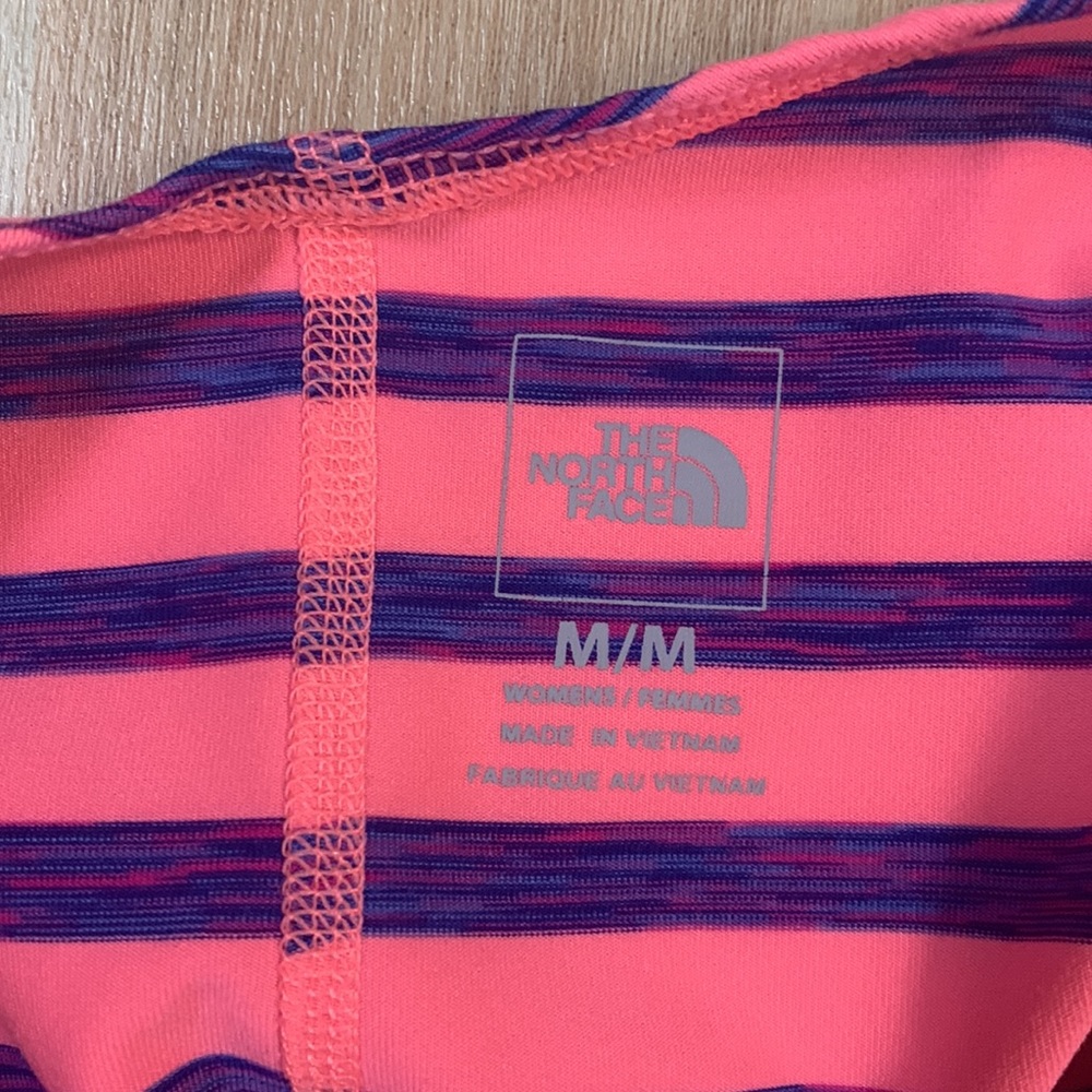 North Face top. Size M. - Picture 4 of 5